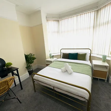 Double Bedroom Near Center