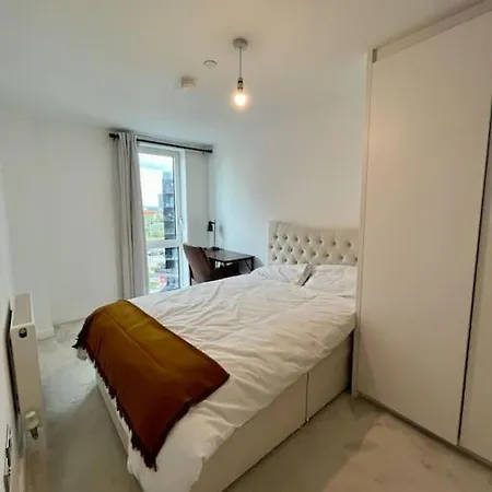Modern Lux 2 Bed 2 Bath Ensuits アパート マンチェスター