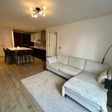 Modern Lux 2 Bed 2 Bath Ensuits