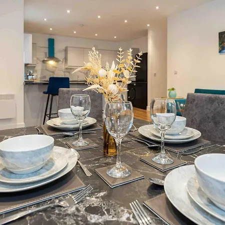 Vibrant 2br In Chorlton, Free Parking Apartment Manchester