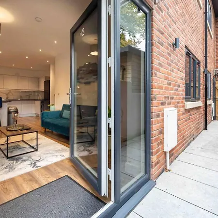 Vibrant 2br In Chorlton, Free Parking Apartment *