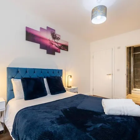 Luxury 2br In Chorlton, Free Parking דירה *