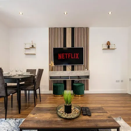Luxury 2br In Chorlton, Free Parking 아파트