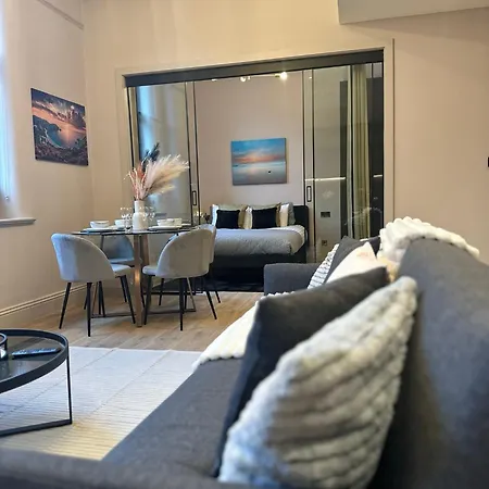 Stunning 2br In Chinatown Apartment Manchester