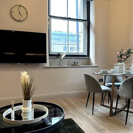 Apartment Stunning 2br Apt In Central Manc Manchester