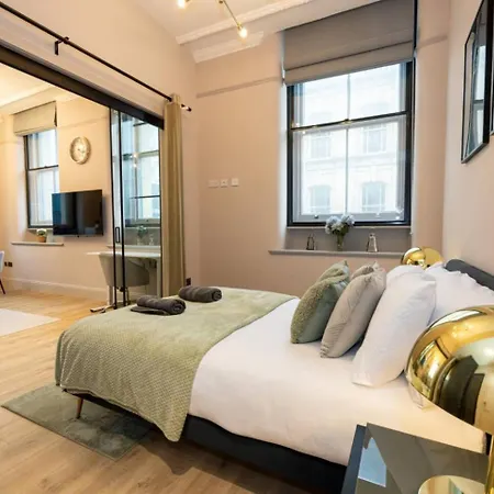 Luxury 2br Apt In City Centre