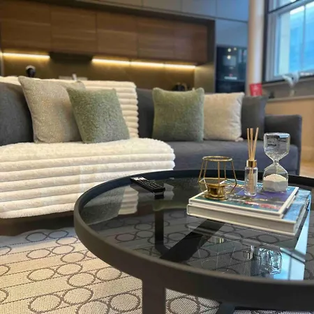 Luxury 2br Apt In City Centre *