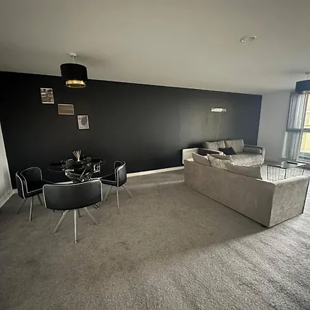 Stunning 2bd With River View 5min To Centre Manchester