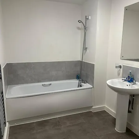Stunning 2bd With River View 5min To Centre Manchester