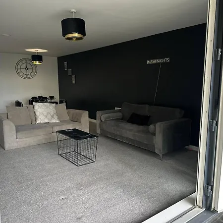 Apartment Stunning 2bd With River View 5min To Centre