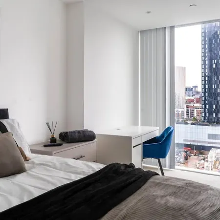 Spacious Skyline View 2bed * Manchester