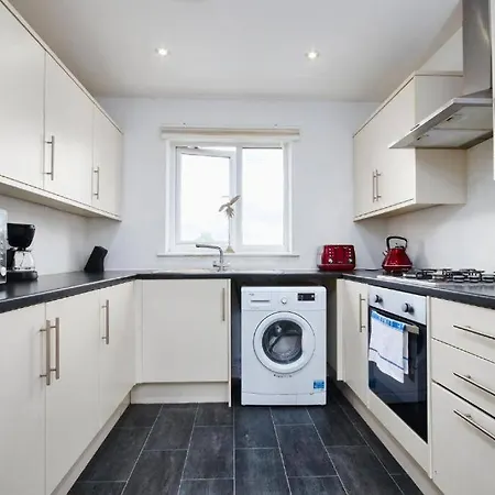 Large Stylish House - Sleeps 10 בית נופש מנצ'סטר