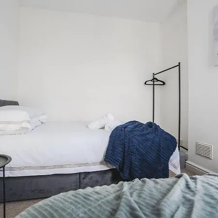 Apartament Ideal Long Retreat - Free Parking - Pool Table Manchester