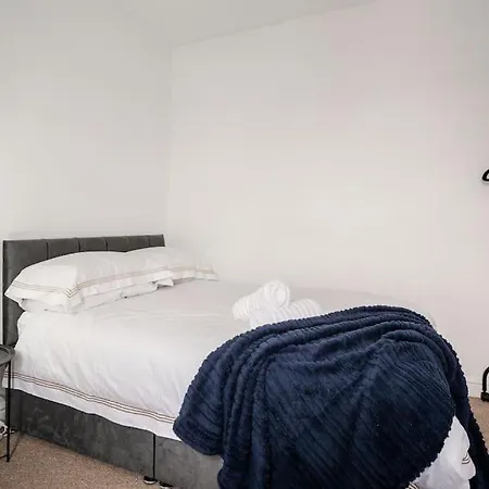 Ideal Long Retreat - Free Parking - Pool Table Apartament Manchester