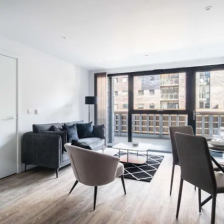 Contemporary 2 Bed Central Apartment Manchester