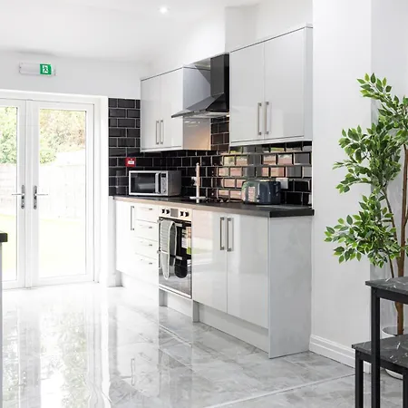The Kent Luxury House Sleeps 14 Free Parking * Manchester
