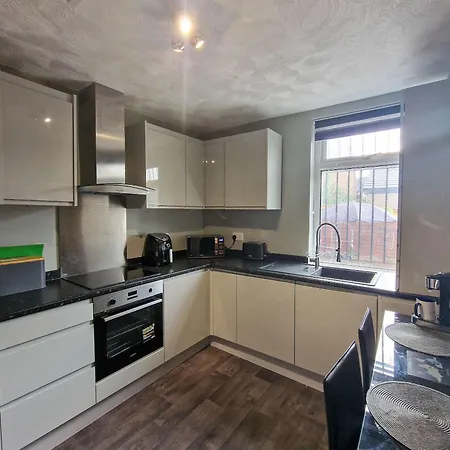 Close To Coop Live & Etihad By Superhost Apartment