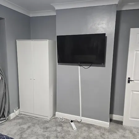 Дом отдыха - House - Sleeps 6 - Parking - Garden