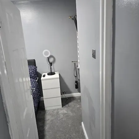 Дом отдыха - House - Sleeps 6 - Parking - Garden