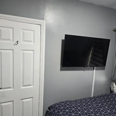 Дом отдыха - House - Sleeps 6 - Parking - Garden Манчестер