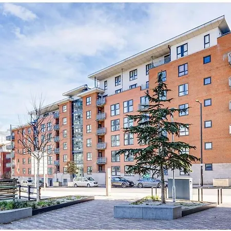 Luxury 2br - Prime Location - Parking マンチェスター