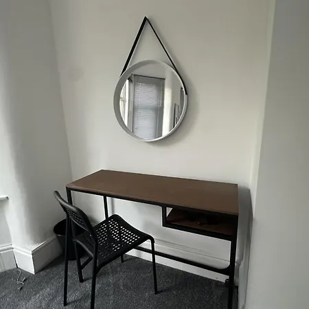 Cosy House Near Etihad And Coop Live Holiday home