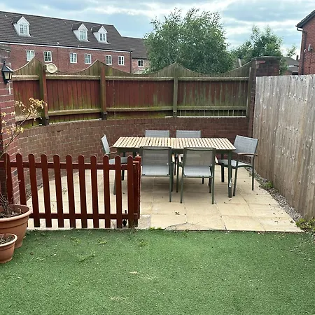 Villa Mufc & Trafford Centre Townhouse 4 Bedroom Free Parking *