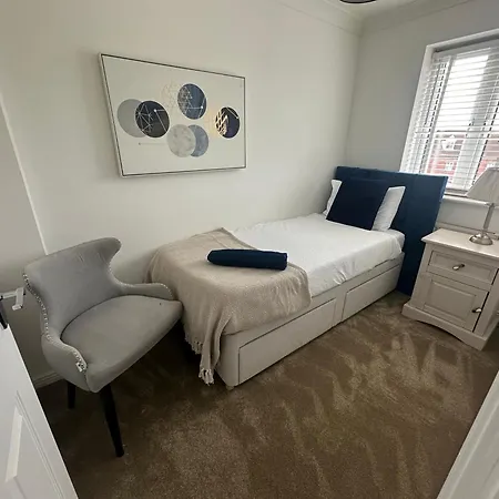 Villa Mufc & Trafford Centre Townhouse 4 Bedroom Free Parking *