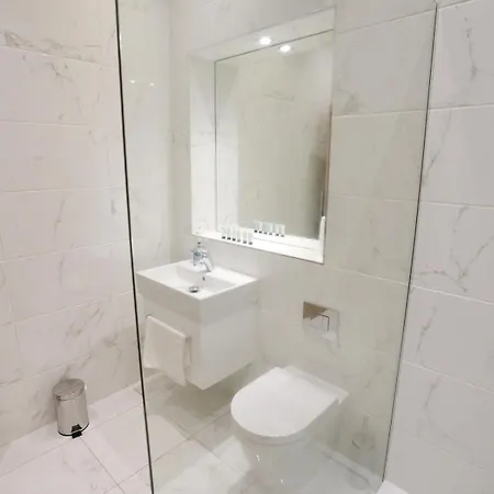 Apartment Flat 205 - Duplex Flat Perfect For Couples - Walk To Pass The Keys Manchester