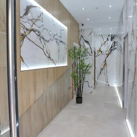 Flat 205 - Duplex Flat Perfect For Couples - Walk To Pass The Keys Apartment Manchester