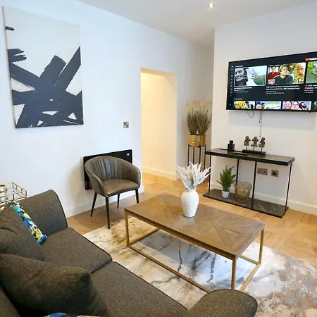 Flat 205 - Duplex Flat Perfect For Couples - Walk To Pass The Keys Apartment Manchester