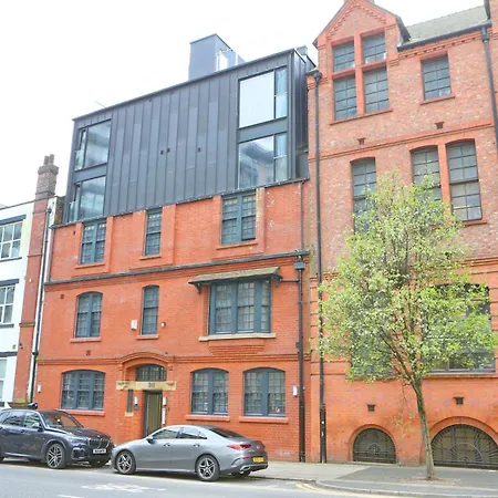 Apartment Flat 205 - Duplex Flat Perfect For Couples - Walk To Pass The Keys Manchester