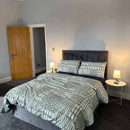 Cozy House - With Host Onsite