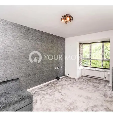 Villa Riverside Gem In The City
