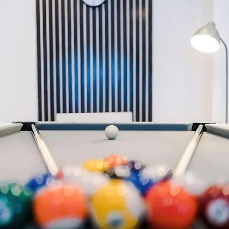 Sleeps 7, Games Room, Perfect For Groups, Driveway, Smart Tv, Available For Long