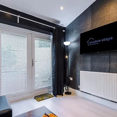 Lägenhet Sleeps 7, Games Room, Perfect For Groups, Driveway, Smart Tv, Available For Long *