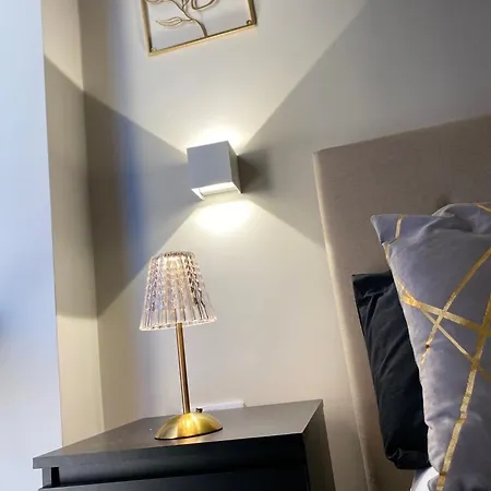 Luxurious, High-end 2-bedroom With Balcony