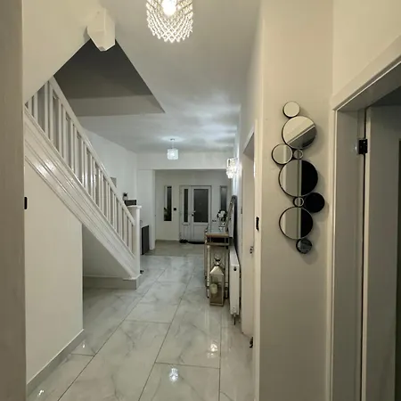 Elegant Estates Humble Abode 4 Manchester