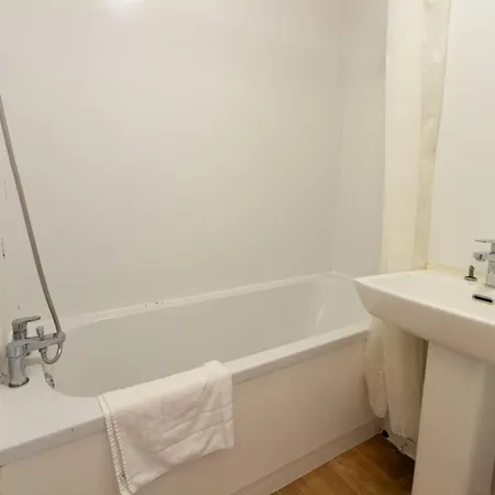 דירה Cosy Stretford In A Prime Location מנצ'סטר