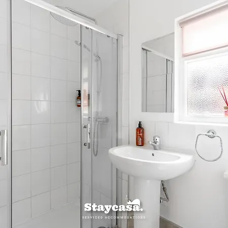 Pristine With Driveway, Gym And, Cinema * Manchester