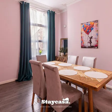 Pristine Residence With Driveway, Gym And, Cinema Villa Manchester