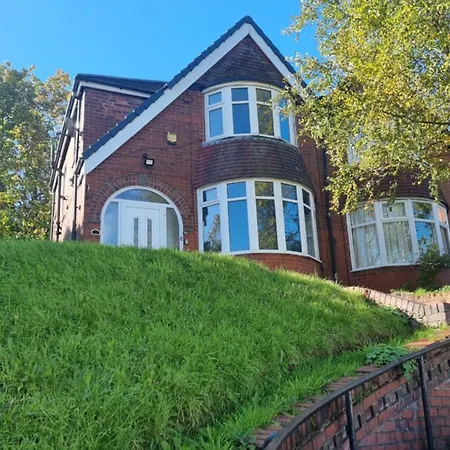 Victoria Avenue East 3 Bedroom House Holiday home *