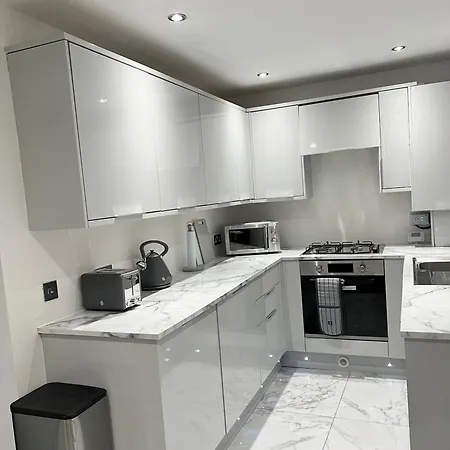 Entire House - Near Etihad Stadium And *