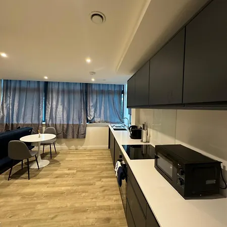 Apartment Sleek And Cosy 1-bedroom Getaway Flat In Stretford