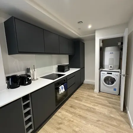 Sleek And Cosy 1-bedroom Getaway Flat In Stretford Apartmán *