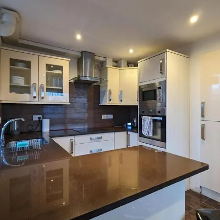 Flat In City Center Apartment