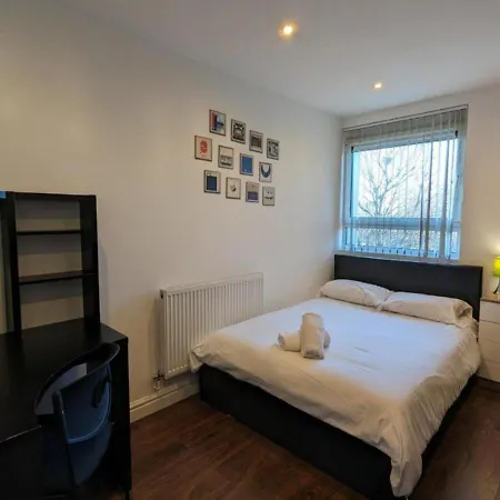 Flat In City Center Apartment *