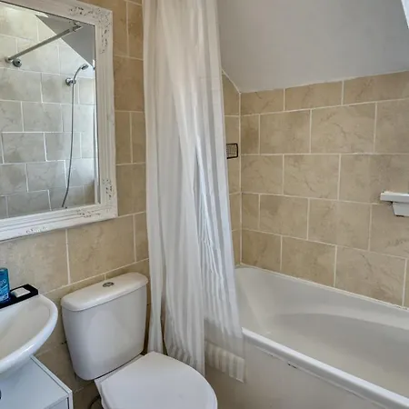 Modern 3br - Pet Friendly - Near Centre *