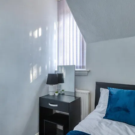 Modern 3br - Pet Friendly - Near Centre *