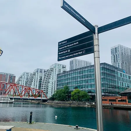 Great 2bed In Salford Quays With Water View Apartment *